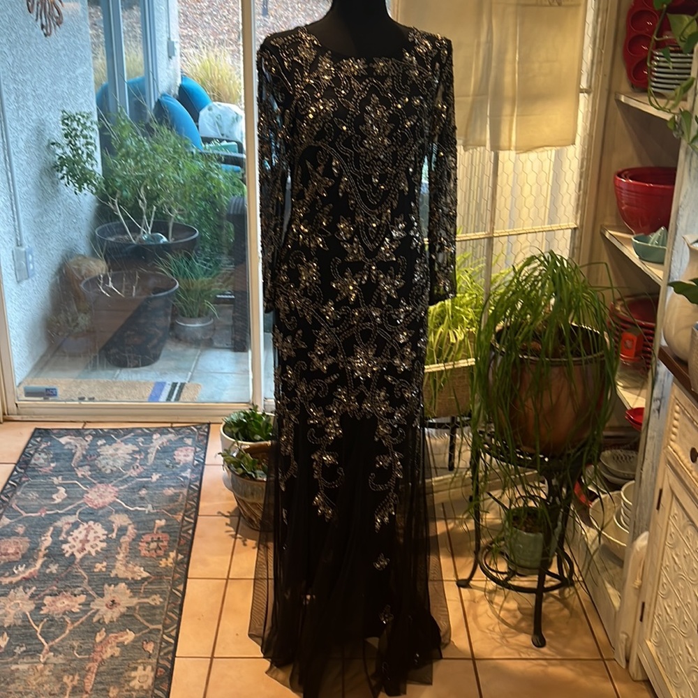 EUC- ADRIANNE PAPELL FULL LENGTH DRESS